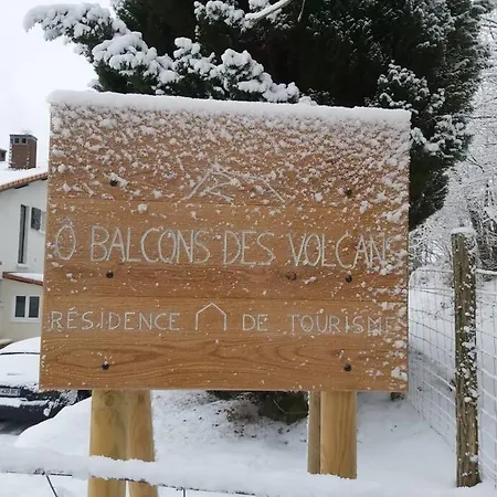 La Loge Des Volcans - Vue Puy De Dome Apartment Saint-Genes-Champanelle