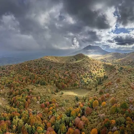 La Loge Des Volcans - Vue Puy De Dome * Saint-Genes-Champanelle