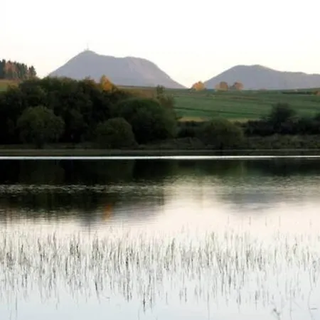 La Loge Des Volcans - Vue Puy De Dome * Saint-Genès-Champanelle