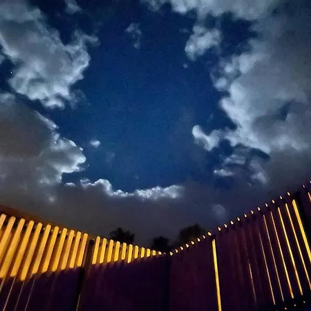 - Balcons Des Volcans - Vue Puy De Dome Apartament *