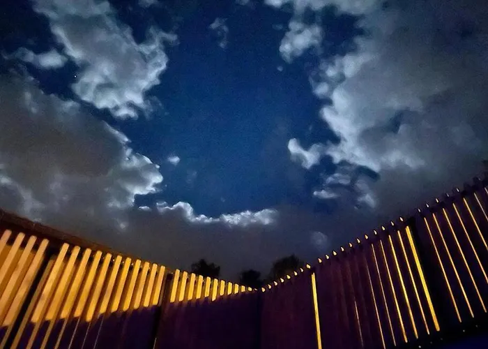 - Balcons Des Volcans - Vue Puy De Dome Apartament *